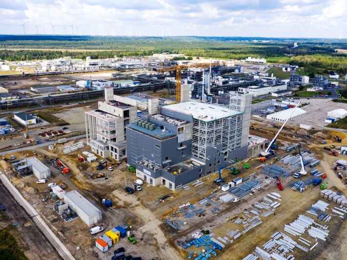 BASF und CATL unterzeichnen Rahmenvertrag, um globale Klimaneutralitätsziele schneller zu erreichen