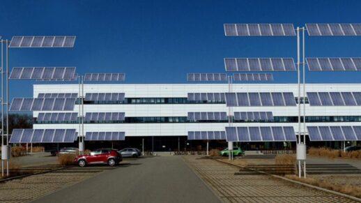 Hepperle_Solarbaum_vertikale_Photovoltaik-Anlage-800x449