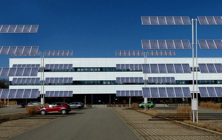 Hepperle_Solarbaum_vertikale_Photovoltaik-Anlage-800x449