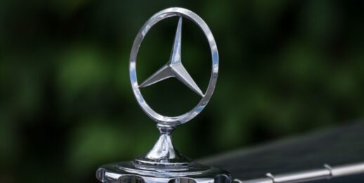 mercedes-star-g45659e9e8_1920-1024x515